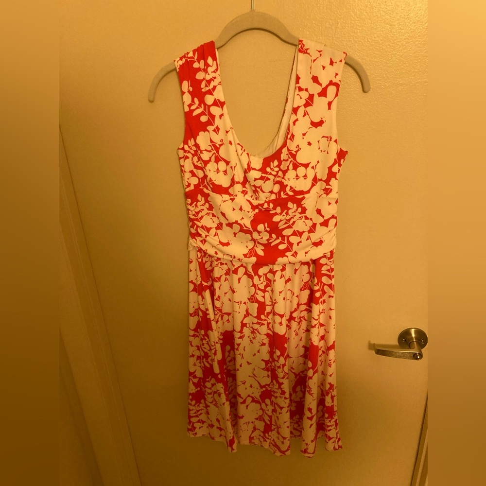 Dress Barn size 12 red and white floral pattern, excellent condition